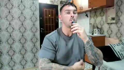 Snapshot of 2sexymuscles chatting on September 19, 8:31 pm 2sexymuscles online show from September 19, 8:31 pm