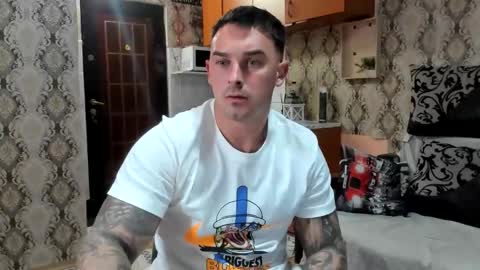 Snapshot of 2sexymuscles chatting on October 19, 7:47 pm 2sexymuscles online show from October 19, 7:47 pm