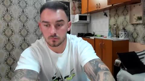 2sexymuscles online show from November 10, 10:31 pm