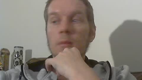 Snapshot of 2small4you83 chatting on December 18, 11:24 am 2small4you83 online show from December 18, 11:24 am