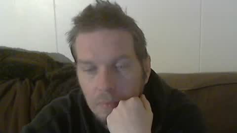 Snapshot of 2small4you83 chatting on January 10, 12:38 am 2small4you83 online show from January 10, 12:38 am