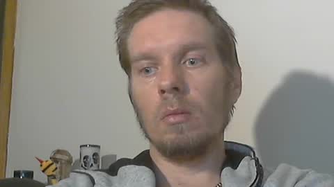 Snapshot of 2small4you83 chatting on January 12, 5:33 pm 2small4you83 online show from January 12, 5:33 pm