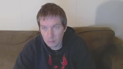 Snapshot of 2small4you83 chatting on February 18, 12:59 am 2small4you83 online show from February 18, 12:59 am