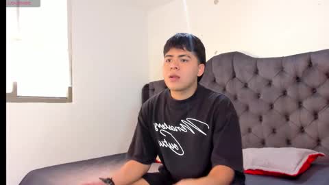 Snapshot of 3guy3 chatting on November 7, 7:25 pm Guy 1 Guy 2 Guy 3. online show from November 7, 7:25 pm