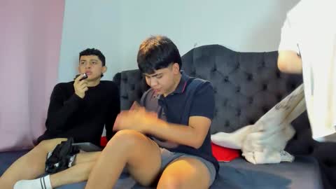 Snapshot of 3guy3 chatting on November 24, 8:30 pm Guy 1 Guy 2 Guy 3. online show from November 24, 8:30 pm