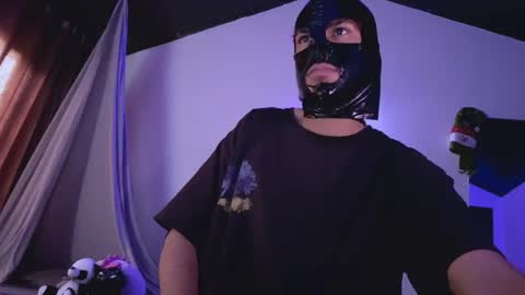 Snapshot of 3v1l_ chatting on November 22, 9:47 pm E V I L online show from November 22, 9:47 pm