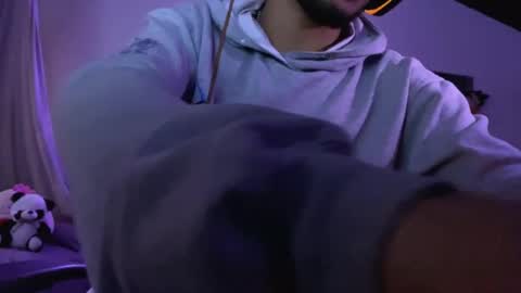 Snapshot of 3v1l_ chatting on November 24, 9:25 pm E V I L online show from November 24, 9:25 pm