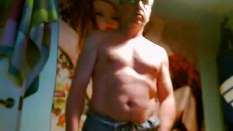 Snapshot of 41bigdick41 chatting on April 21, 2:37 am 41bigdick41 online show from April 21, 2:37 am