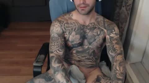 Snapshot of 420randomguy chatting on October 17, 1:31 am Anomander Rake online show from October 17, 1:31 am