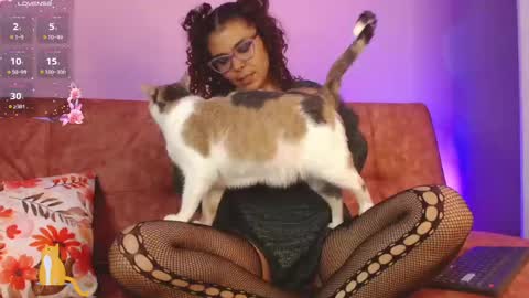 Snapshot of 420viol3ta_ chatting on February 15, 11:58 pm Violeta online show from February 15, 11:58 pm