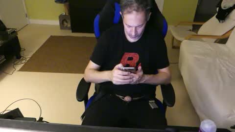 Larese Carlo online show from November 14, 8:07 pm