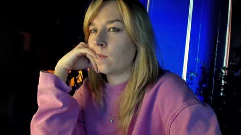 Snapshot of 5_in_one chatting on February 5, 8:54 am Sunshine online show from February 5, 8:54 am