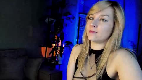 Snapshot of 5_in_one chatting on February 8, 1:22 am Sunshine online show from February 8, 1:22 am