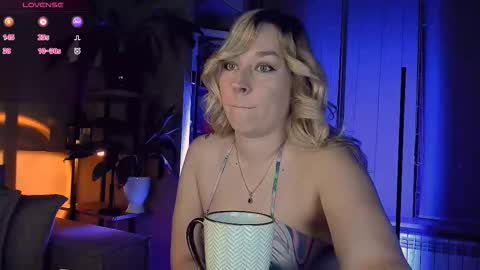 Snapshot of 5_in_one chatting on October 10, 4:11 am Sunshine online show from October 10, 4:11 am