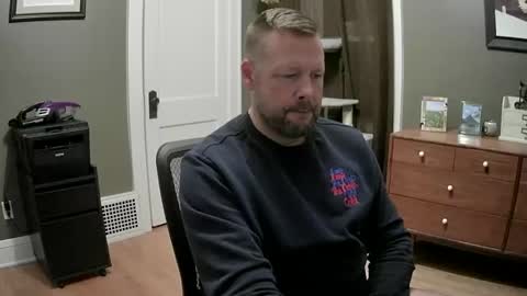 Snapshot of 612guy chatting on January 3, 1:59 am 612guy online show from January 3, 1:59 am