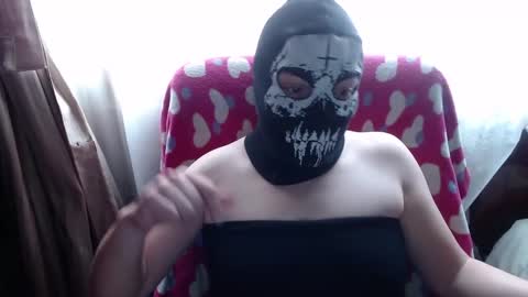 Snapshot of 666maskgirl chatting on October 27, 5:28 pm SHANNON online show from October 27, 5:28 pm