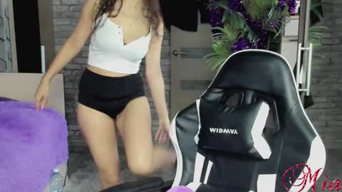 Mia my pvt is open and lovense is active online show from December 7, 4:09 am