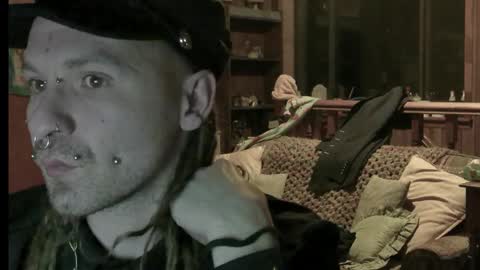 Snapshot of 666punk666 chatting on March 1, 9:18 am GG Alien online show from March 1, 9:18 am