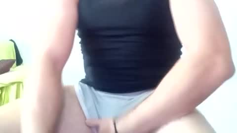 Snapshot of 69angelito69 chatting on October 18, 2:18 pm 69angelito69 online show from October 18, 2:18 pm