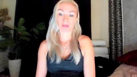Snapshot of 6noangel66 chatting on September 17, 1:40 am SABOTAGE online show from September 17, 1:40 am