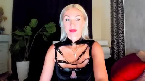 Snapshot of 6noangel66 chatting on September 25, 1:20 am SABOTAGE online show from September 25, 1:20 am