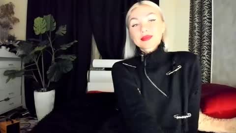 Snapshot of 6noangel66 chatting on October 2, 1:34 am SABOTAGE online show from October 2, 1:34 am