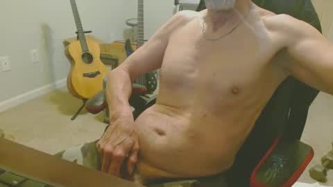 Snapshot of 6stringer62 chatting on February 28, 9:04 am 6stringer62 online show from February 28, 9:04 am