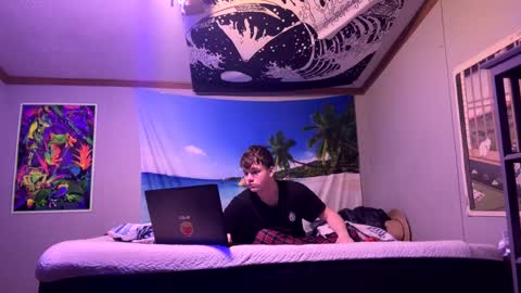 Snapshot of 710lemonade420 chatting on December 6, 8:05 am lemonade online show from December 6, 8:05 am