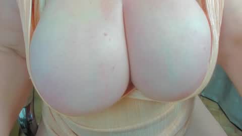 Snapshot of 777_brendi_777 chatting on January 11, 12:29 pm Brendi online show from January 11, 12:29 pm