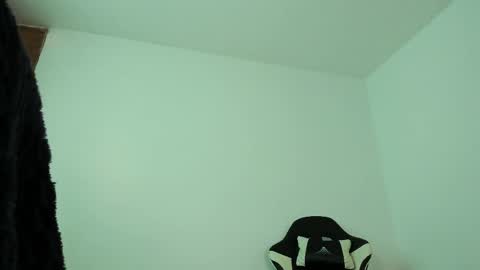    online show from April 2, 10:07 pm