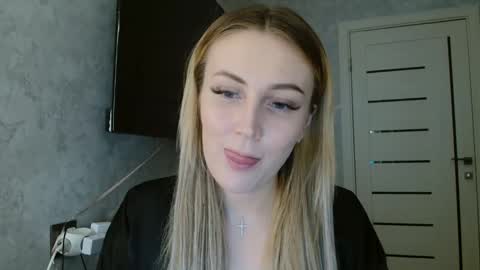 7melania online show from October 8, 4:04 pm