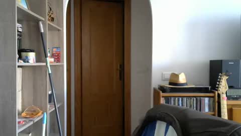  Papi  online show from January 18, 10:39 am