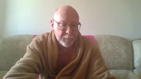  Papi  online show from February 3, 9:41 am