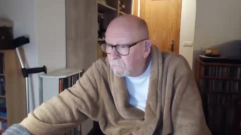  Papi  online show from February 6, 5:40 pm