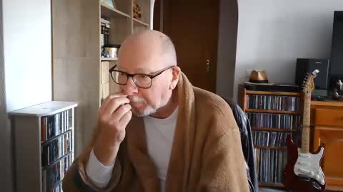  Papi  online show from February 12, 9:20 am