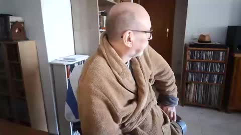  Papi  online show from January 9, 11:13 am