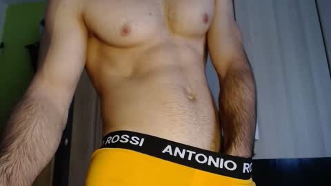 Snapshot of 8000zuerich chatting on October 13, 9:20 am Nicolas online show from October 13, 9:20 am