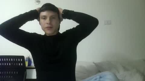 82tomas online show from April 18, 4:49 am