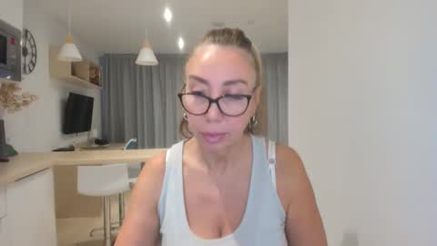 8ciara online show from November 25, 7:52 am