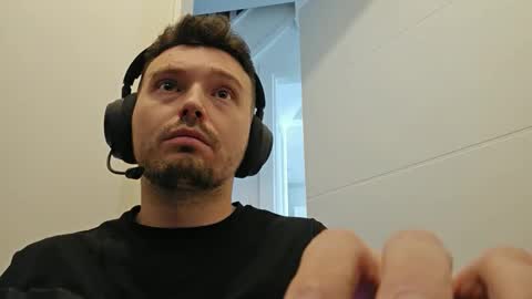 8inchdude93 online show from September 10, 10:37 am