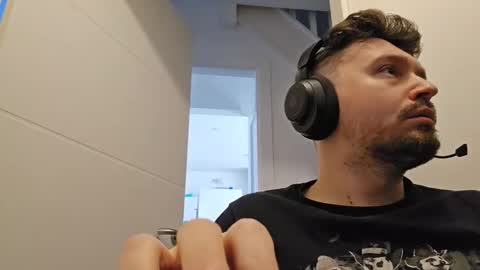 8inchdude93 online show from March 21, 8:08 am