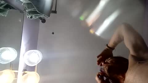 Snapshot of 8intenn chatting on September 28, 8:52 am 8intenn online show from September 28, 8:52 am