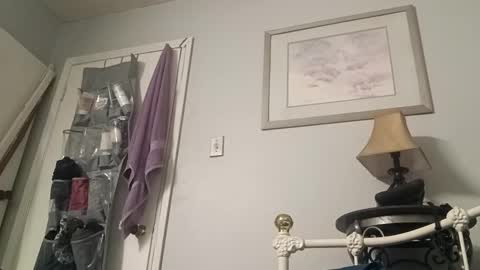 8intenn online show from February 24, 3:04 am