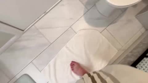 8inutn online show from October 22, 12:55 am