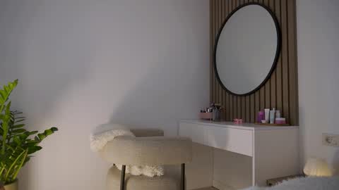 8selene online show from March 25, 2:34 pm