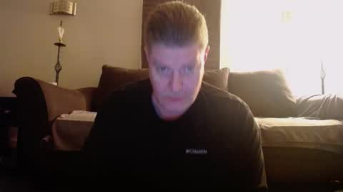 Snapshot of 989guy chatting on February 16, 11:05 pm 989guy online show from February 16, 11:05 pm