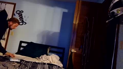 Snapshot of 9_25 chatting on December 6, 3:41 am 8over6 online show from December 6, 3:41 am