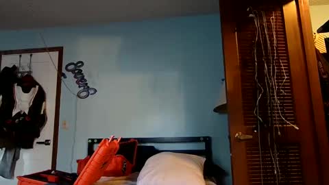 Snapshot of 9_25 chatting on February 15, 9:37 pm 8over6 online show from February 15, 9:37 pm