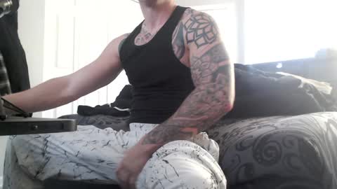 Snapshot of 9inchbulll chatting on January 1, 9:09 pm 9inchbulll online show from January 1, 9:09 pm