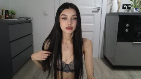 Snapshot of 9west chatting on May 1, 1:05 pm KARINA online show from May 1, 1:05 pm